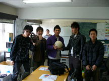 ã‚°ãƒãƒ¼ãƒ–借りã«ããŸå¦ç”Ÿé”