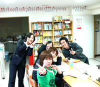 一番左のヒトです